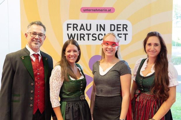 Lisa Wallner-Bugnits (2. Platz/„Beste Neugründerin“) mit Ehemann und Unternehmerin Cindy Kliner | Credit: Klaus Morgenstern