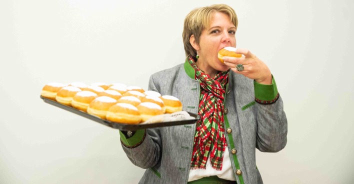 Krapfenbäckerin Sonja Wippel