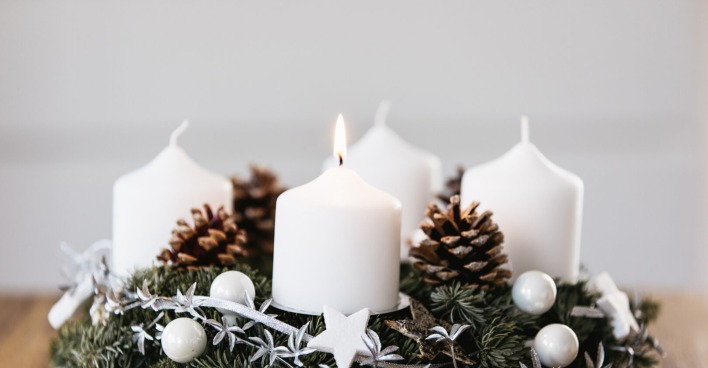 Adventkranz | Credit: iStock.com/NRuedisueli