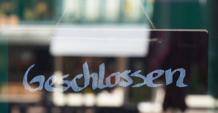 Rstaurants und Hotels haben geschlossen | Credit: iStock.com/Axel Bueckert