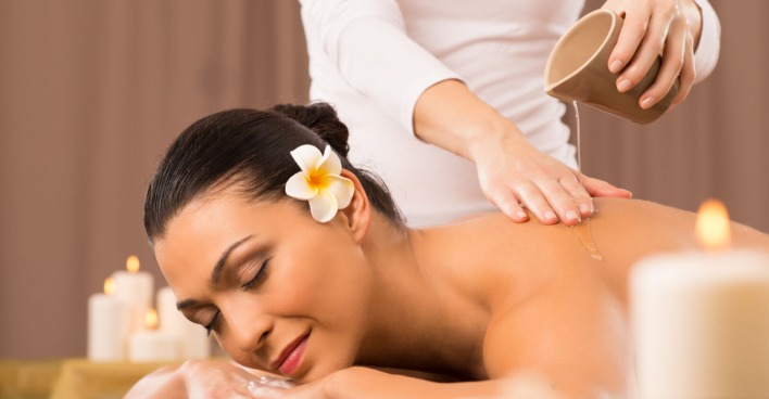 Massageöle zum Entspannen | Credit: iStock.com/Ridofranz