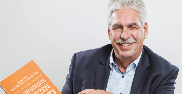 Hans Jörg Schelling mit Praevenire-Weißbuch