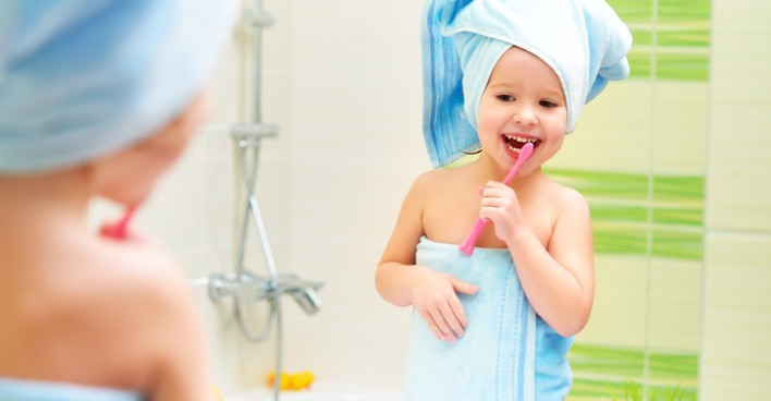 Zähneputzen Kinder | Credit: iStock.com/Ersteller:Evgeny Atamanenko
