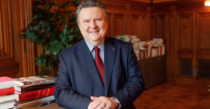 Michael Ludwig am Schreibtisch