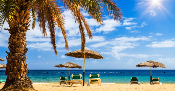Urlaubsparadies Kanarische Inseln | Credit: iStock.com/DaLiu
