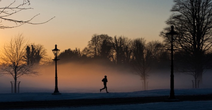 Laufen im Winter | Credit: iStock.com/galindr