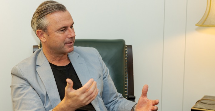 Norbert Hofer im Gespräch in der Parlamentsdirektion