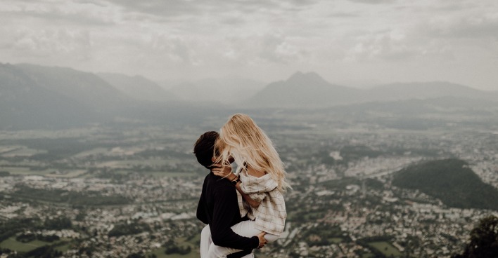 Schmusen am Gaisberg | Credit: Phillip-Geisler-Photoart, Tirol, 2018/Models: Giannina und Nico