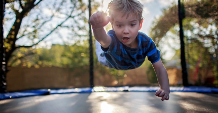 Junge beim Spielen | Credit: iStock.com/Maria Symchych-Navrotska