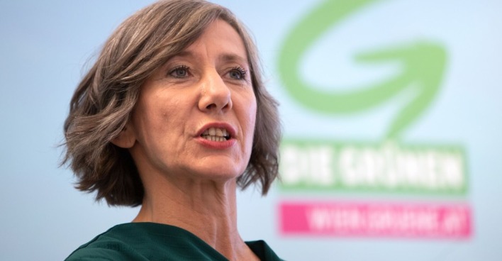 Birgit Hebein im Porträt