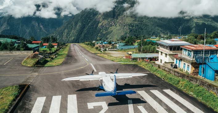 Tenzing-Hillary Airport in Lukla (Nepal) | Credit: iStock.com/Solovyova