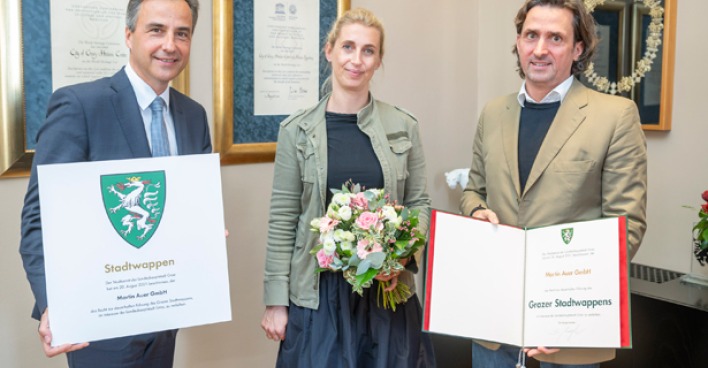Bürgermeister Siegfried Nagl mit Barbara und Martin Auer