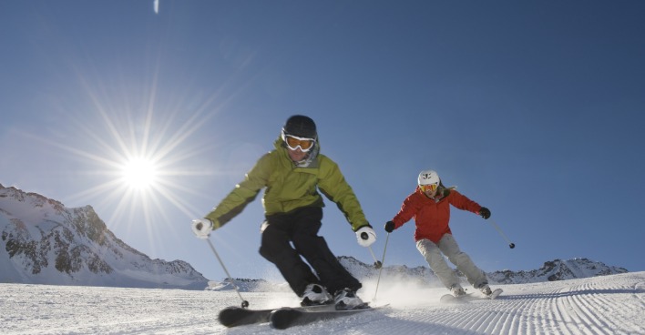 Zwei Skifahrer