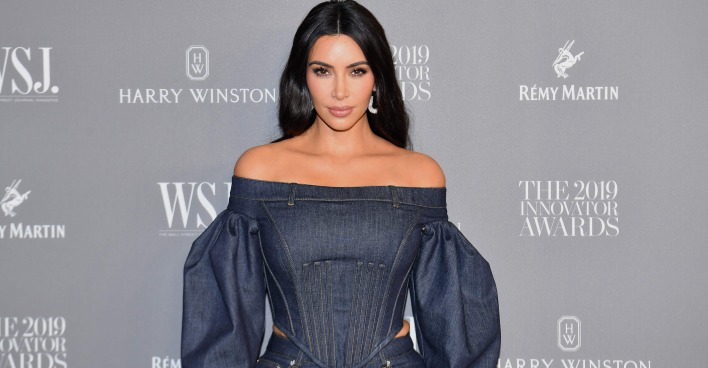 Kim Kardashian schafft Examen im Jurastudium