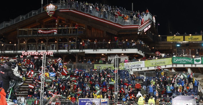 Zuschauer beim Nightrace in Schladming