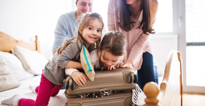 Urlaub im Familienhotel | Credit: iStock.com/Halfpoint