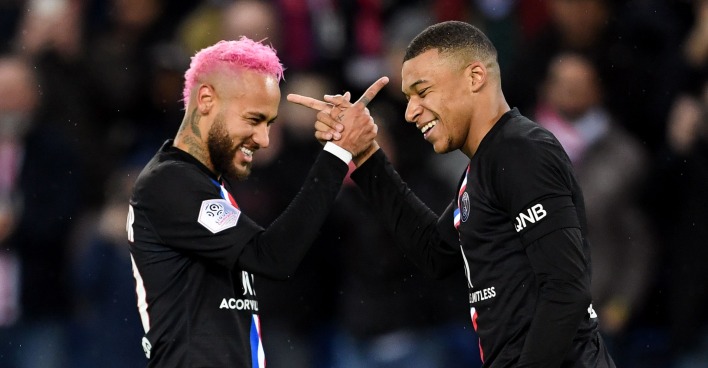 Neymar bunte Haare | Credit: MARTIN BUREAU / AFP / picturedesk.com