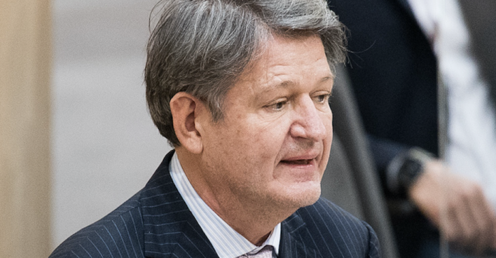 Porträt im Parlament