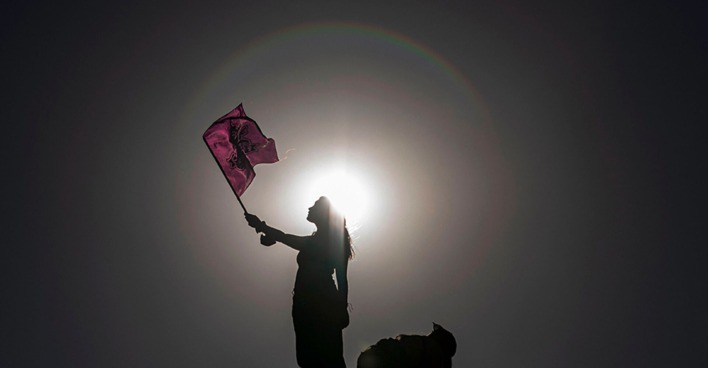 Eine Demonstrantin in Chile am Weltfrauentag | Credit: MARTIN BERNETTI / AFP / picturedesk.com