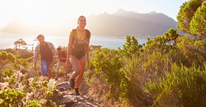 Wandern auf griechischen Inseln | Credit: iStock.com/monkeybusinessimages