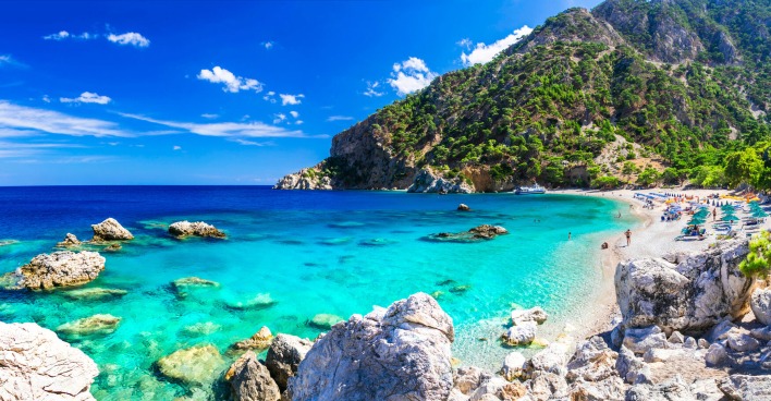 Griechenland Strandurlaub | Credit: iStock.com/Freeartist