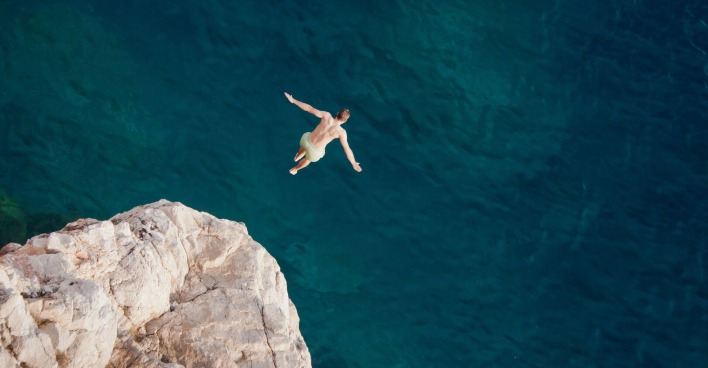 Klippenspringen | Credit: iStockphoto/sindlera