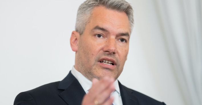 Bundeskanzler Karl Nehammer erklärt