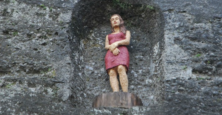 Die "Frau im Fels" in Salzburg. | Credit: Salzburg Foundation/Sammlung Wörth