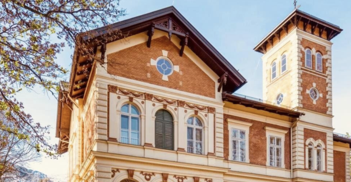 Villa "Casa Austria" | Credit: www.instagram.com/elisabethrohrrealestate/Elisabeth Rohr Real Estate