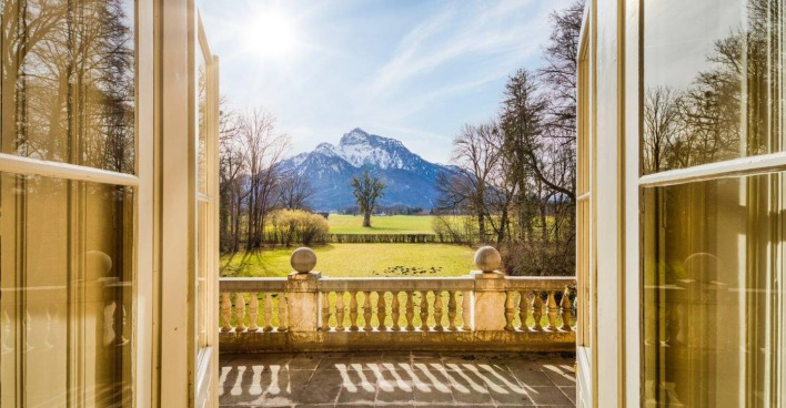 Der Blick aus dem Fenster der Luxus-Immobilie