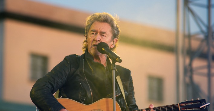 Peter Maffay auf der Bühne bei einem Auftritt