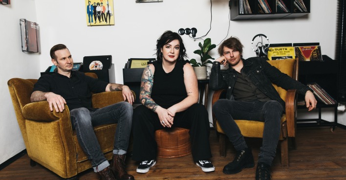 Band Acoustica mit ihren drei Mitgliedern