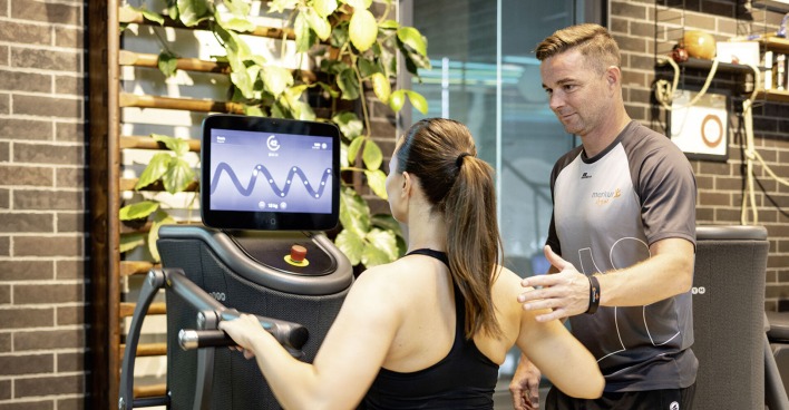 Personal Training im Merkur Gym in Graz | Credit: Nikola Milatovic Photography