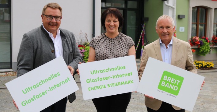 Martin Graf (Energie Steiermark), Bürgermeisterin Anita Feiner und Christian Purrer (Energie Steiermark)