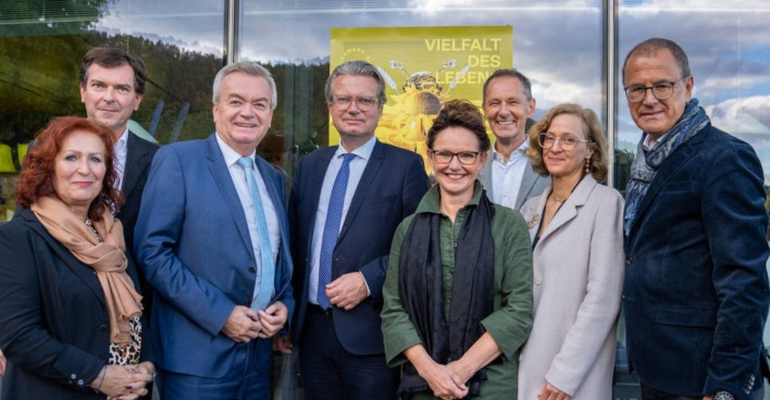 Doris Wolkner-Steinberger, Alexander Kada, LH-Stv. Anton Lang, LH Christopher Drexler, Alexandra Getzinger, Wolfgang Paill, Astrid Kury und Wolfgang Muchitsch