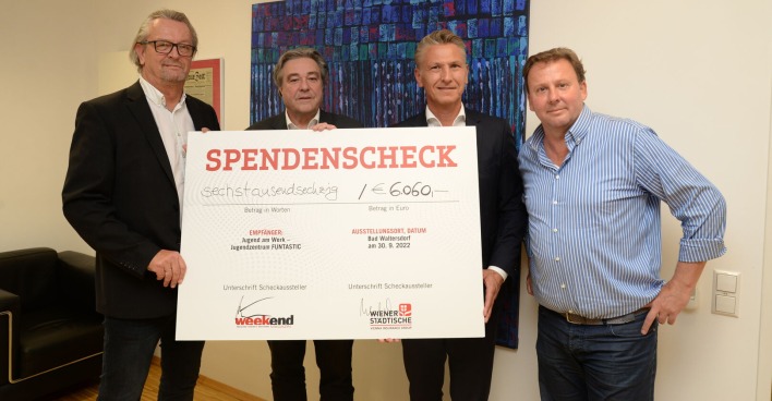 Das weekend Magazin übergab den Scheck an Jugend am Werk
