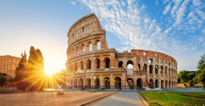 Kolosseum in Rom | Credit: iStock.com/vwalakte