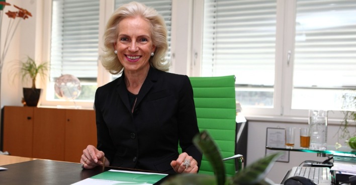Ingeborg Freudenthaler in ihrem Büro | Credit:  FOLTIN Jindrich / WirtschaftsBlatt / picturedesk.com