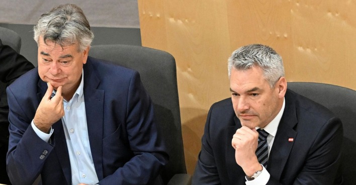 Kogler und Nehammer bei der Nationalratssitzung.