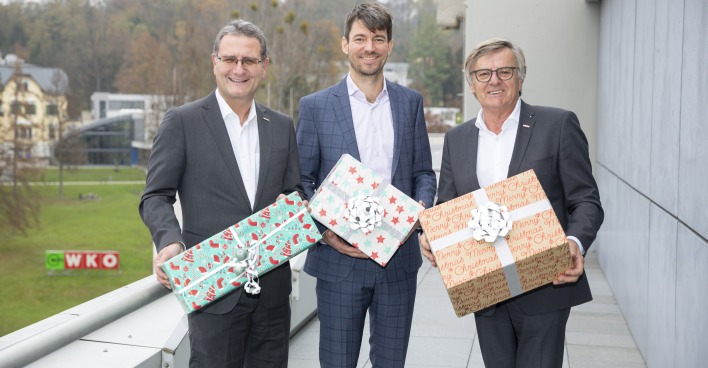 Spartenobmann Gerhard Wohlmuth, Wolfgang Ziniel von der KMU Forschung Austria und Spartengeschäftsführer Helmut Zaponig sind optimistisch fürs Weihnachgeschäft.