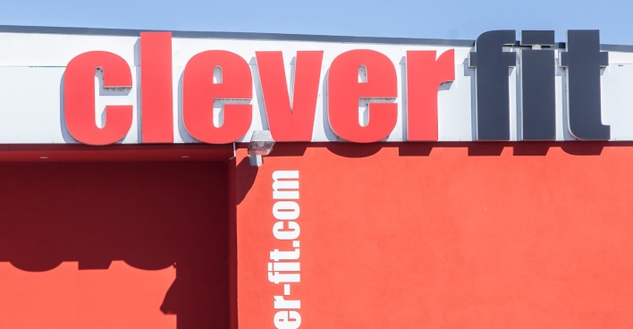 Außenansicht eines "clever fit"-Fitnessstudio | Credit: Fotostand / dpa Picture Alliance / picturedesk.com
