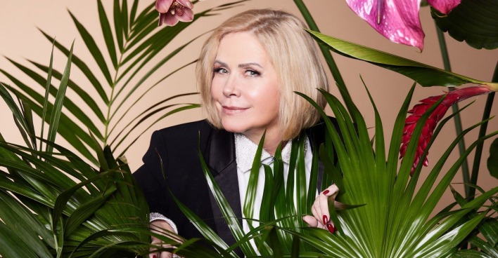 Designerin Claudia Effenberg mit Pflanzen