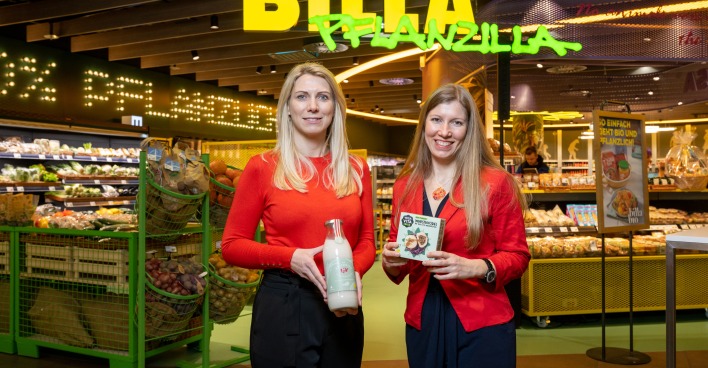 Zwei Mitarbeiterinnen von BILLA
