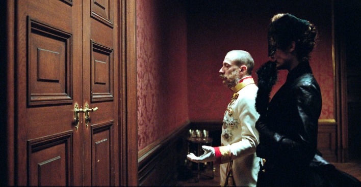 Filmszene: Florian Teichtmeister in Corsage | Credit: