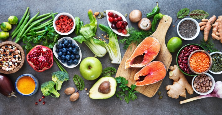 Obst, Gemüse, Nüsse und Fisch