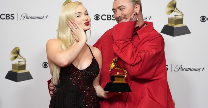 Kim Petras und Sam Smith mit Grammy