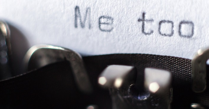 Me too auf Schreibmaschine geschrieben. | Credit: iStock.com/ mesteban75