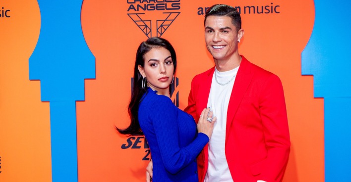 Georgina Rodríguez und Cristiano Ronaldo auf einem Event.