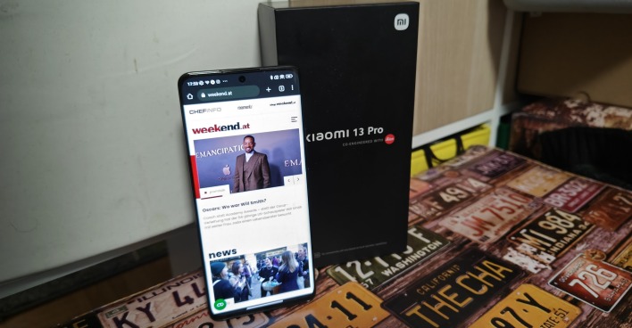 Bild des Xiaomi 13 Pro mit Schachtel