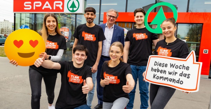Spar Lehrlinge mit Geschäftsführer Holzer